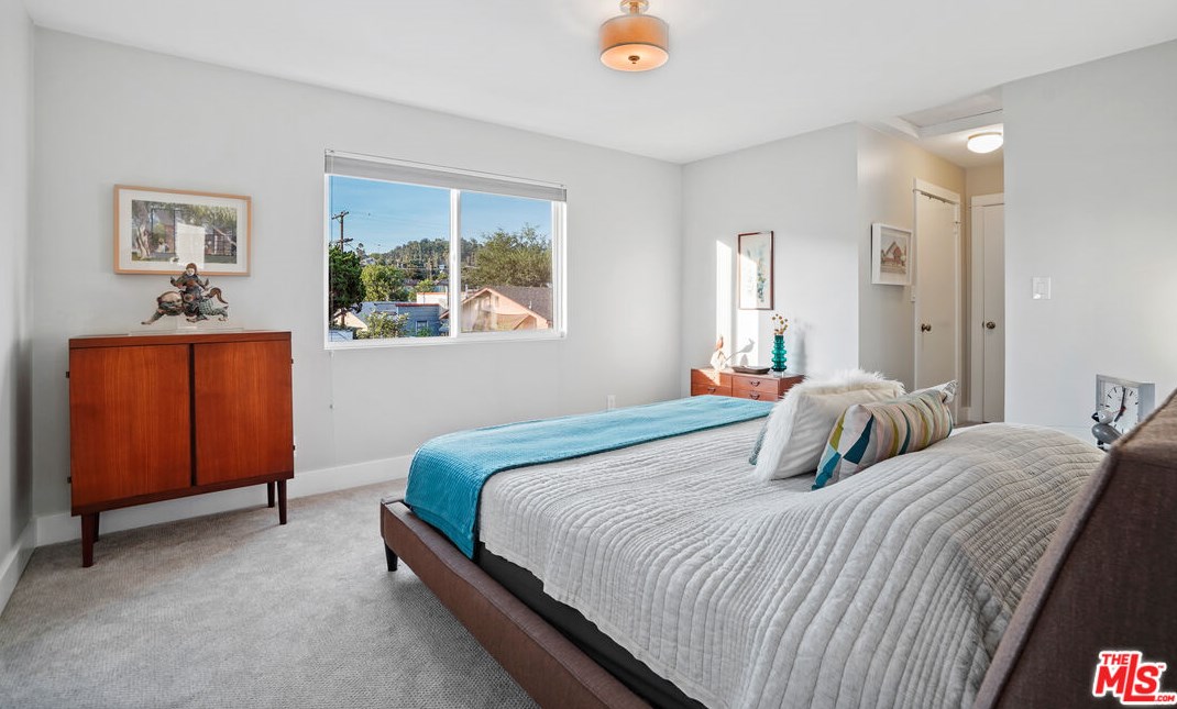 6091 Meridian St, Los Angeles CA  90042-2742 exterior
