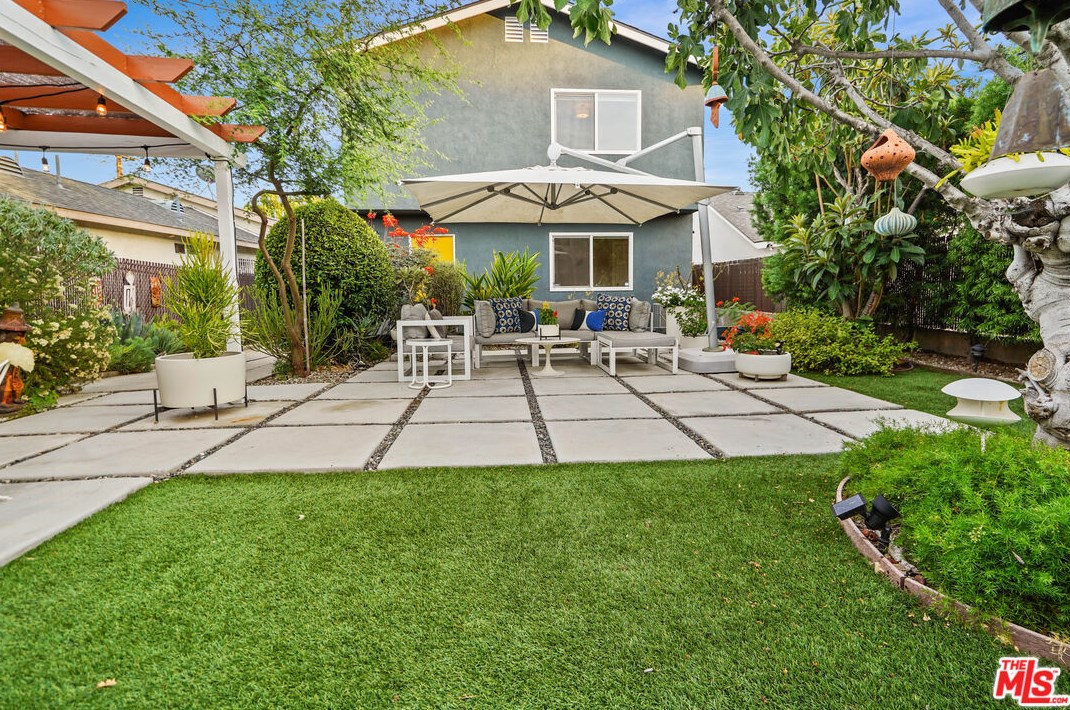 6091 Meridian St, Los Angeles CA  90042-2742 exterior