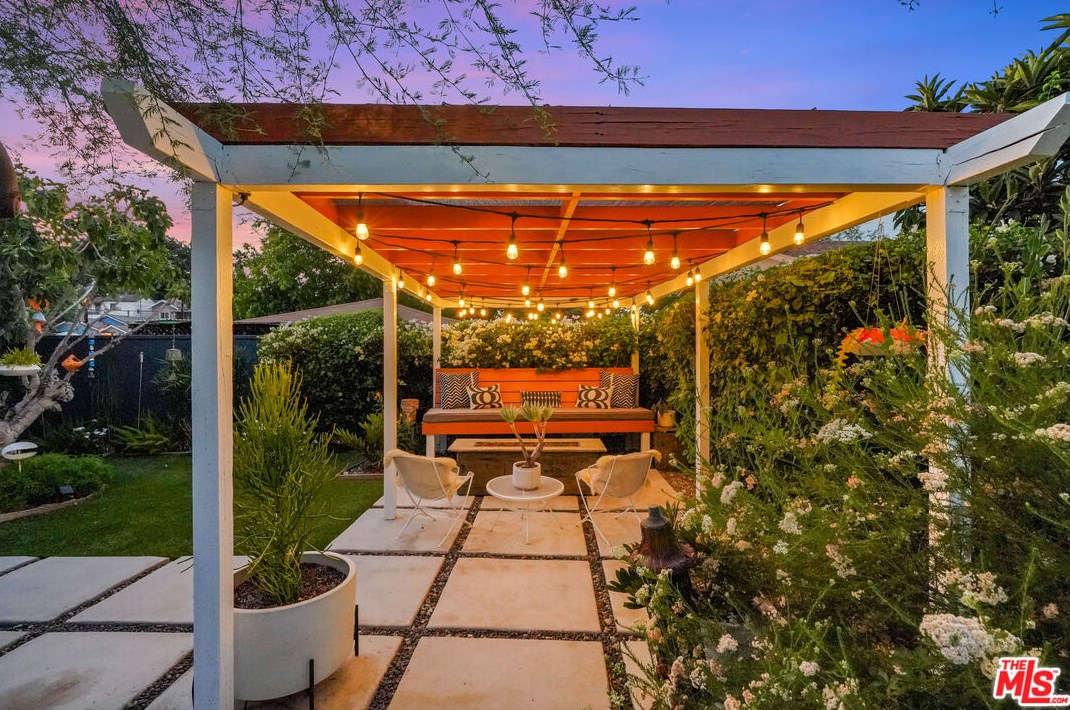 6091 Meridian St, Los Angeles CA  90042-2742 exterior