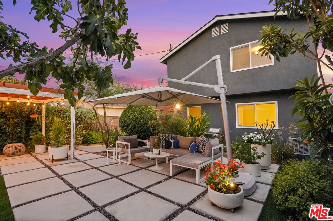 6091 Meridian St, Los Angeles CA  90042-2742 exterior