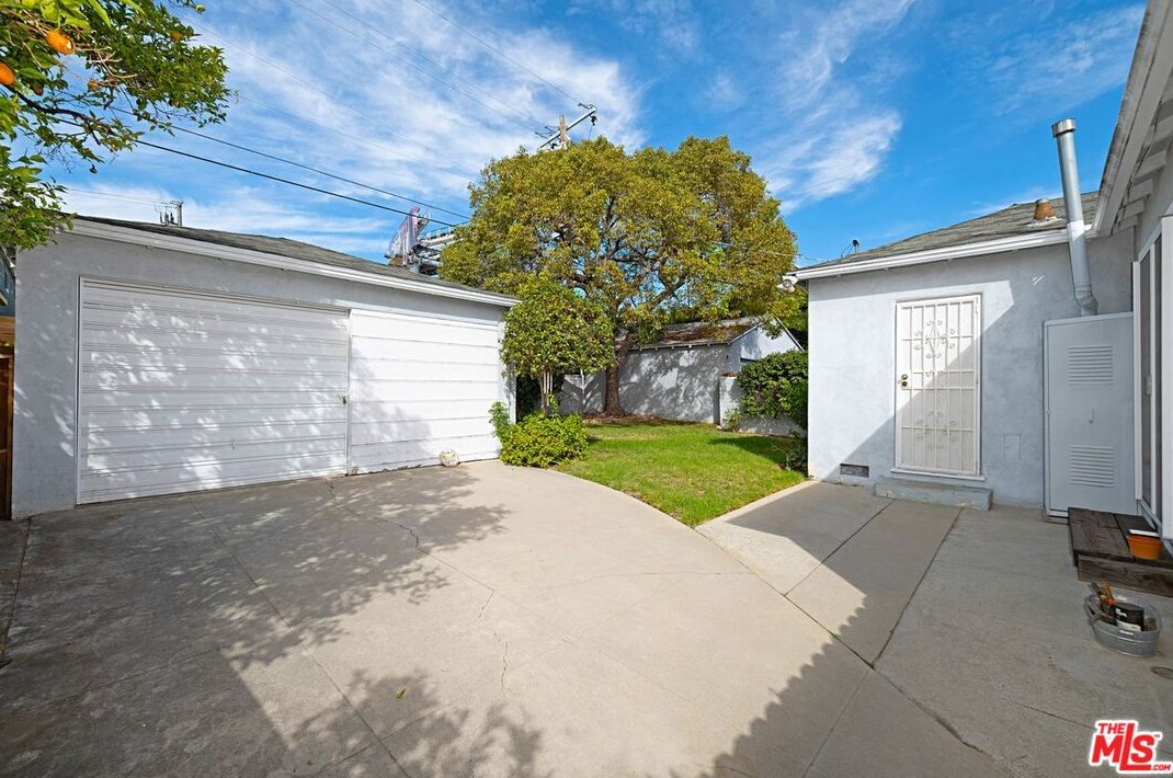 1717 Preuss Rd, Los Angeles CA  90035-4311 exterior