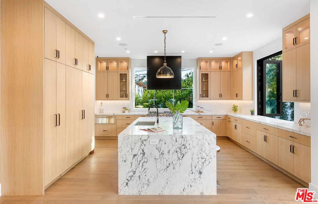 1773 Preuss Rd, Los Angeles CA  90035-4311 exterior