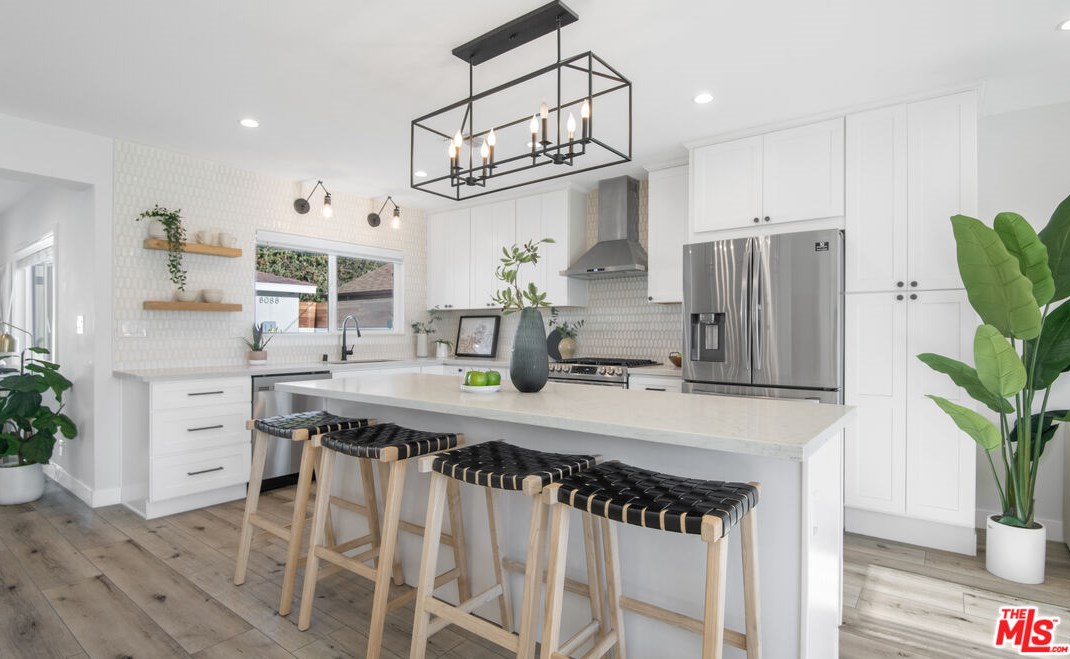 8036 Campion Dr, Los Angeles CA  90045-2532 exterior