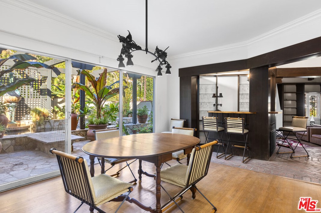 8228 Marmont Ln, Los Angeles CA  90069-1624 exterior
