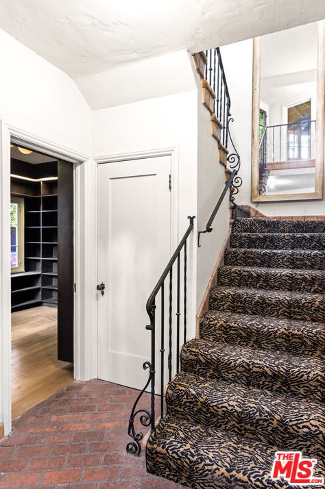 8228 Marmont Ln, Los Angeles CA  90069-1624 exterior