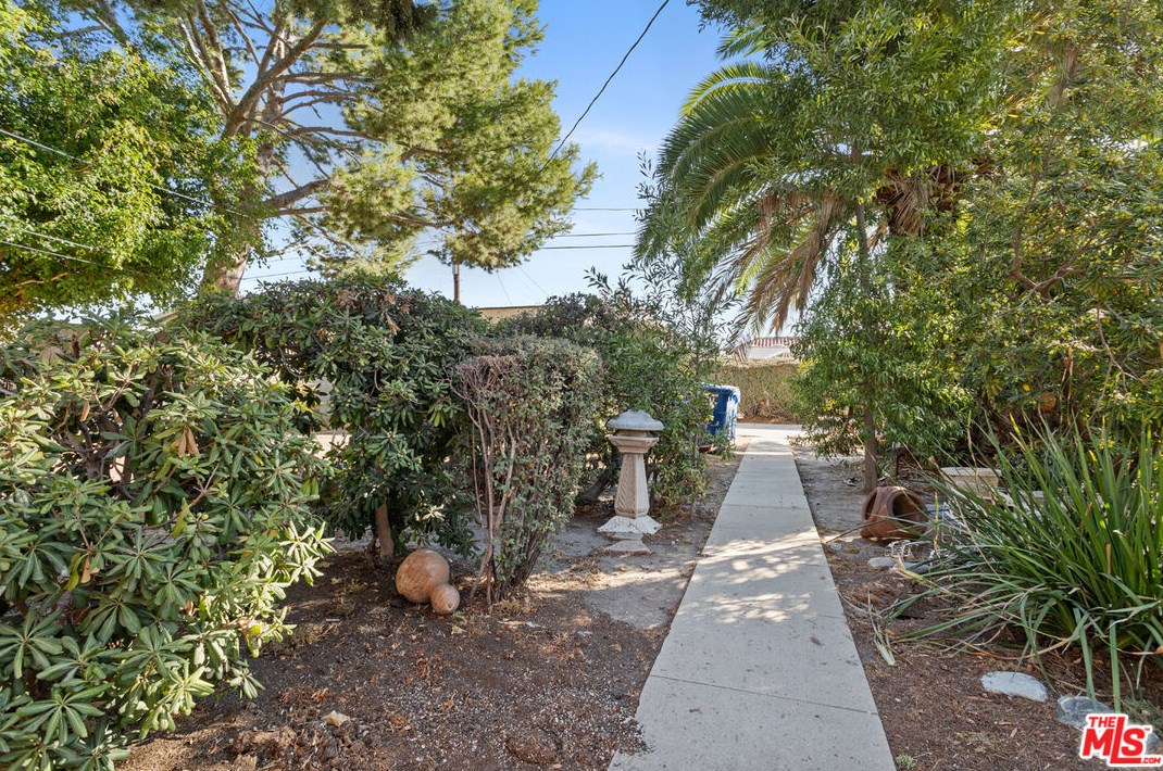 5470 Chesley Ave, Los Angeles CA  90043-2422 exterior