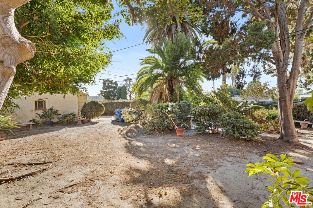 5470 Chesley Ave, Los Angeles CA  90043-2422 exterior