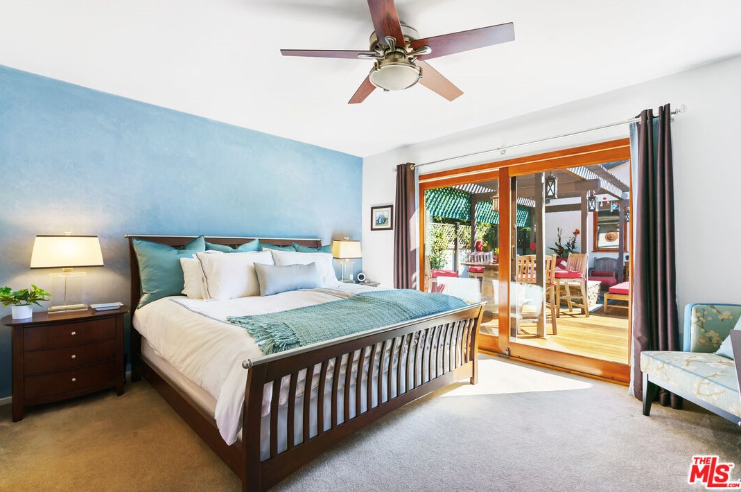 12900 Stanwood Dr, Los Angeles CA  90066-1742 exterior