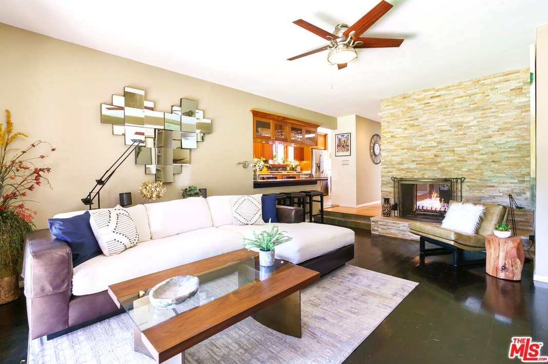 12900 Stanwood Dr, Los Angeles CA  90066-1742 exterior