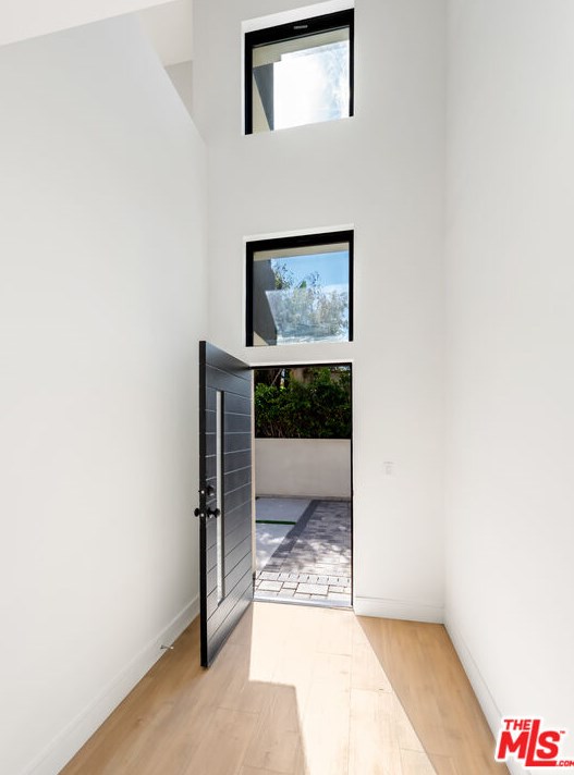 839 Las Palmas Ave, Los Angeles CA  90038-3515 exterior