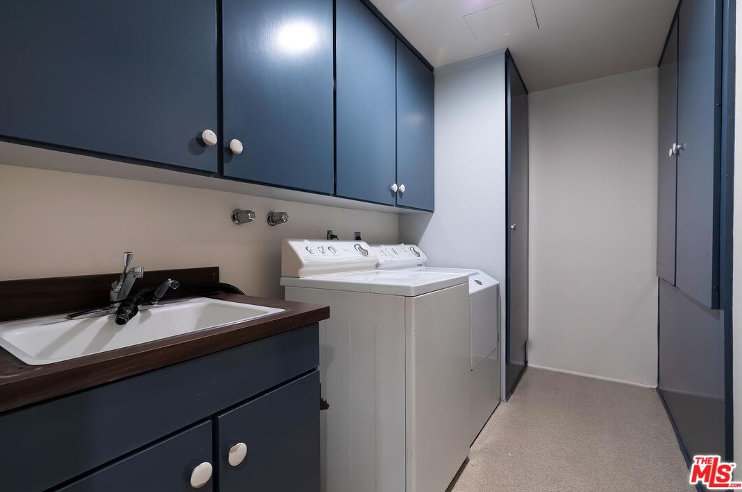 2169 Century Hl, Los Angeles CA  90067-3534 exterior