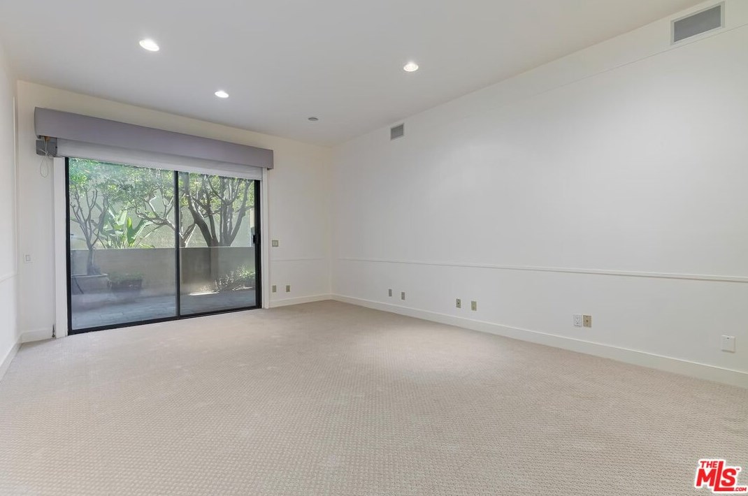 2169 Century Hl, Los Angeles CA  90067-3534 exterior