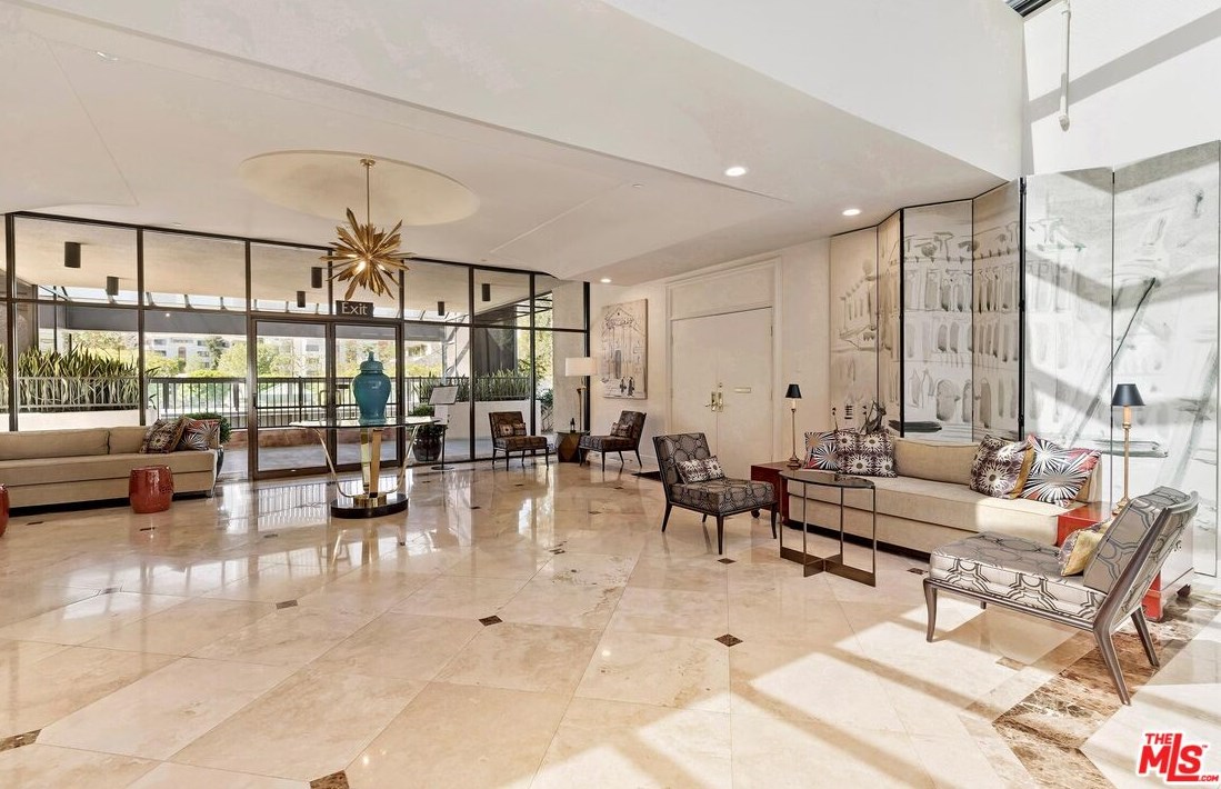 2169 Century Hl, Los Angeles CA  90067-3534 exterior