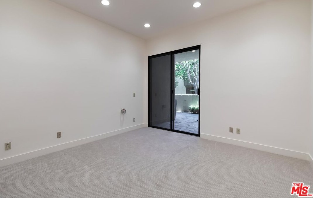 2169 Century Hl, Los Angeles CA  90067-3534 exterior