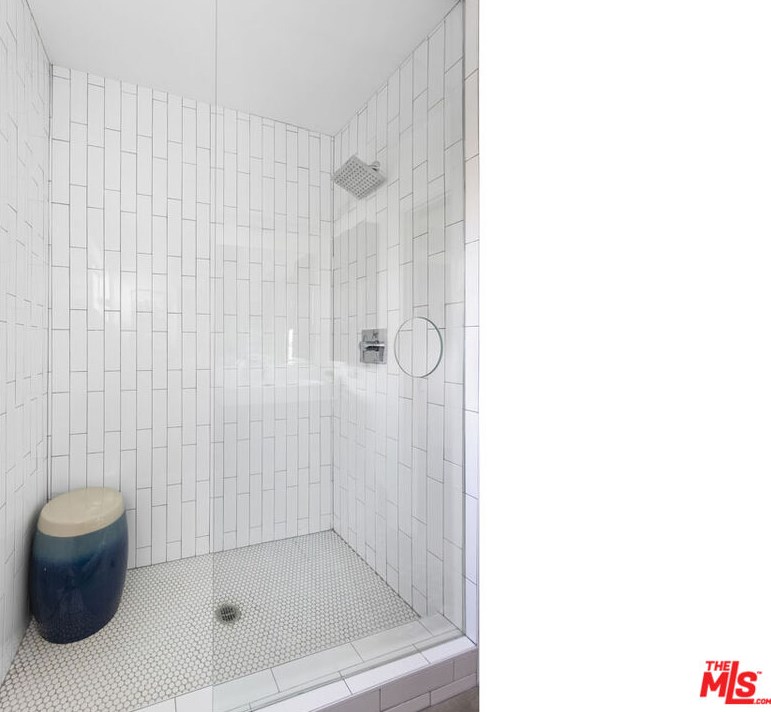 2352 Silver Ridge Ave, Los Angeles CA  90039-3646 exterior