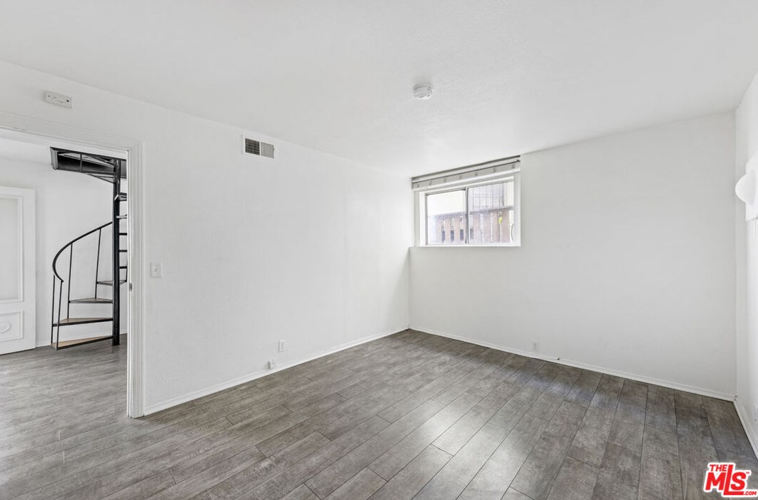 2352 Silver Ridge Ave, Los Angeles CA  90039-3646 exterior