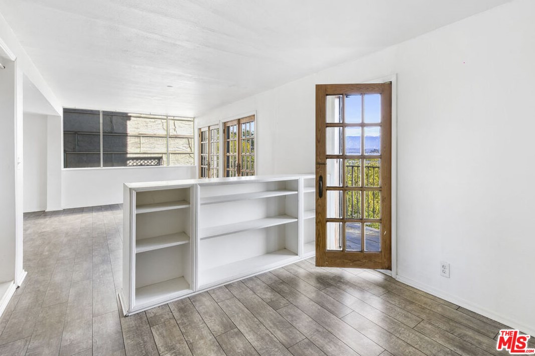 2352 Silver Ridge Ave, Los Angeles CA  90039-3646 exterior