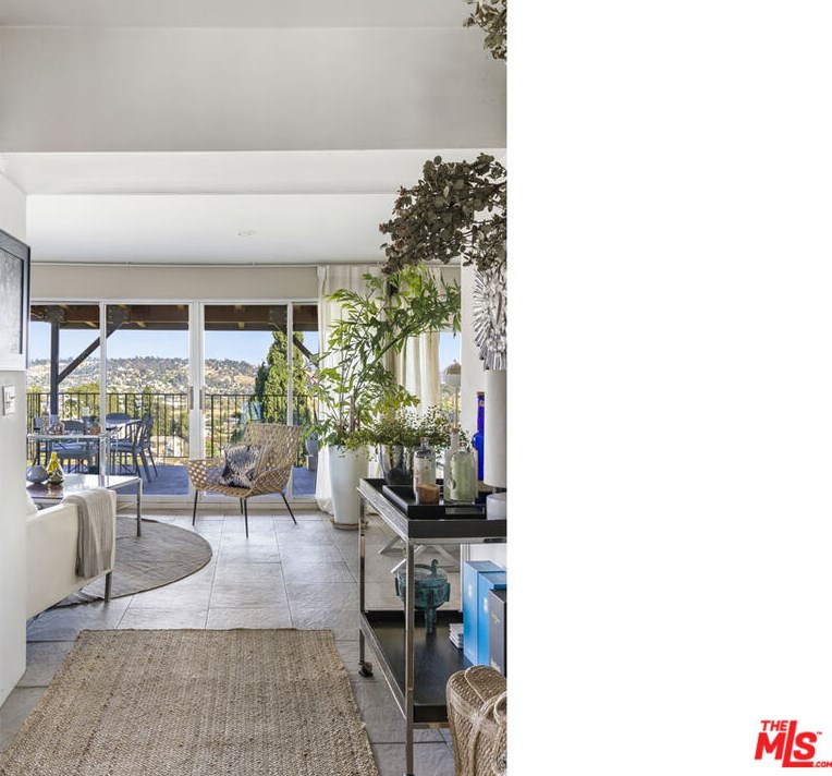 2352 Silver Ridge Ave, Los Angeles CA  90039-3646 exterior