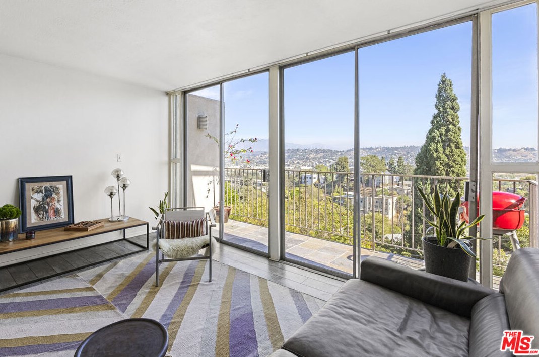 2352 Silver Ridge Ave, Los Angeles CA  90039-3646 exterior