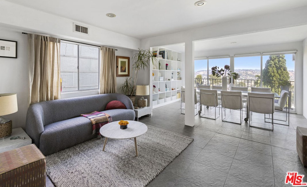 2352 Silver Ridge Ave, Los Angeles CA  90039-3646 exterior