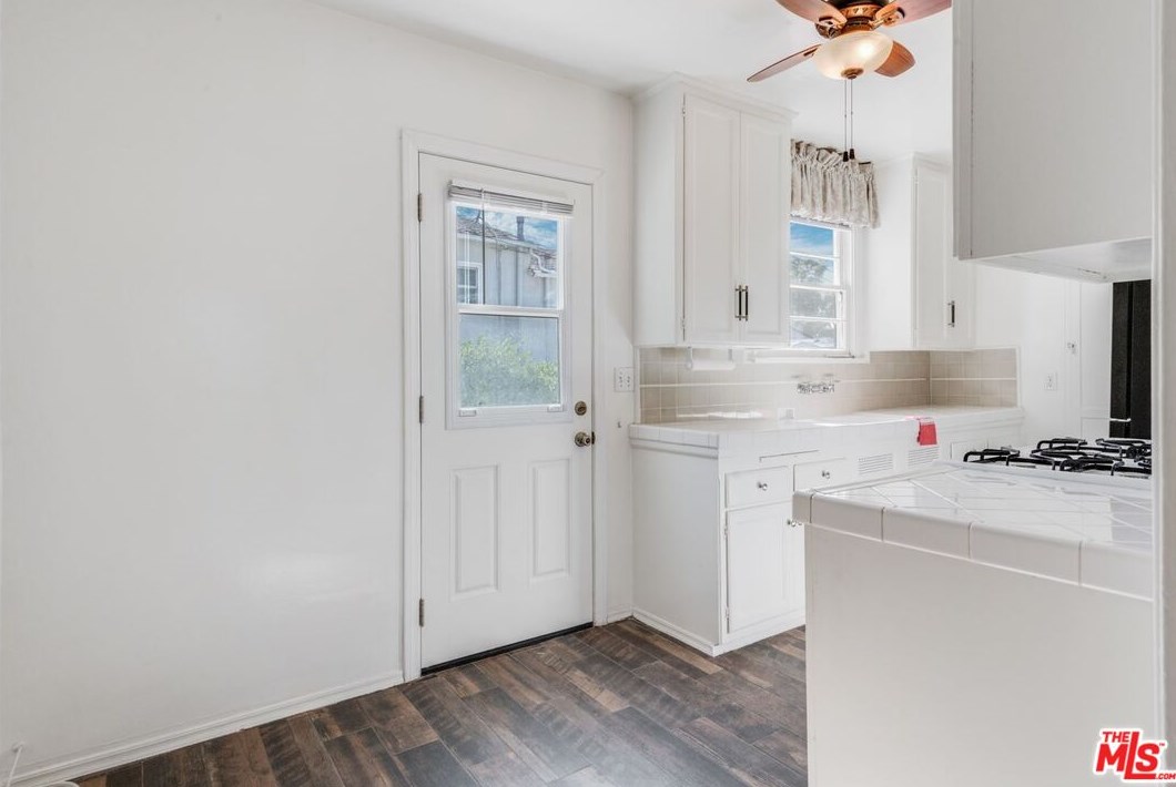 634 Sheldon St, El Segundo CA  90245-3035 exterior