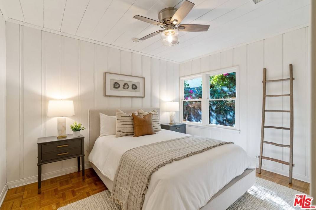 18128 Erwin St, Los Angeles CA  91335-7146 exterior