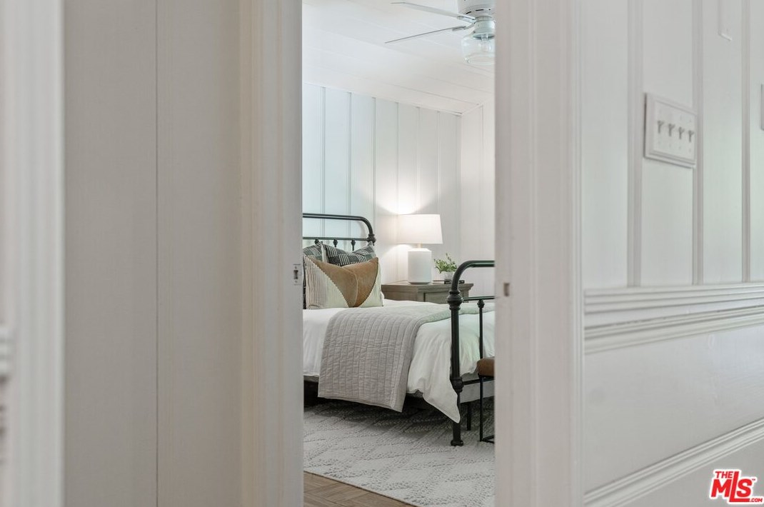 18128 Erwin St, Los Angeles CA  91335-7146 exterior