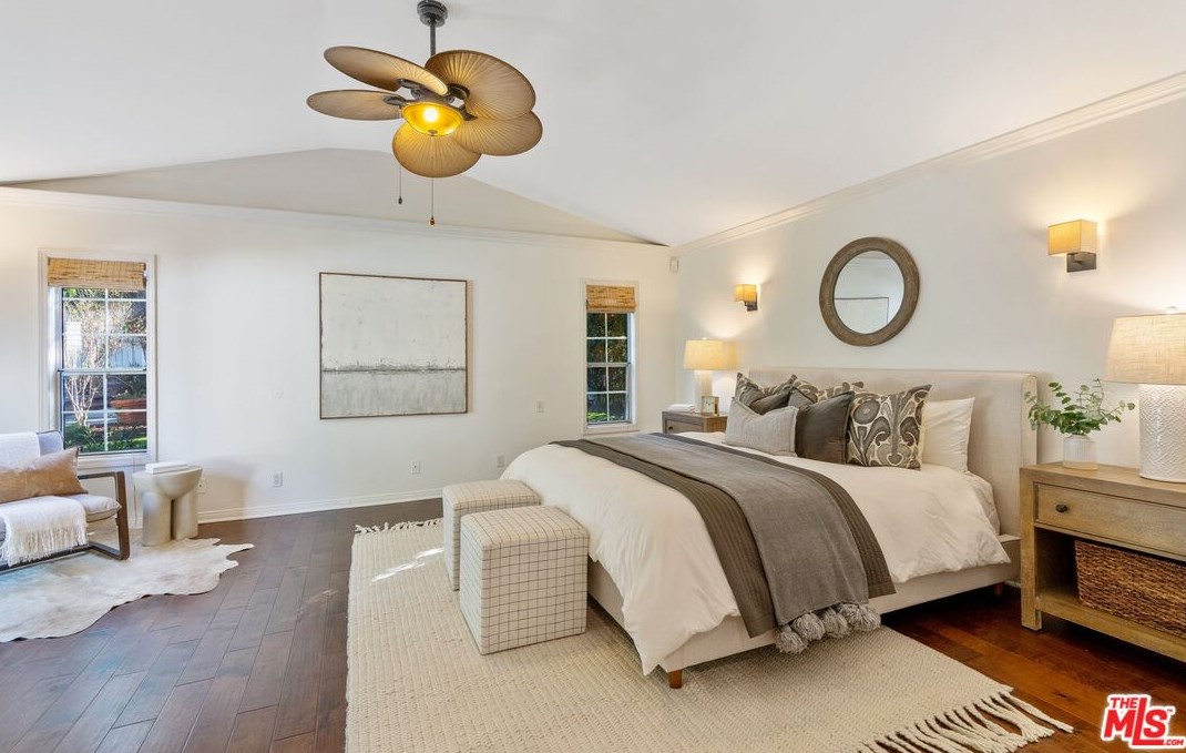 18128 Erwin St, Los Angeles CA  91335-7146 exterior