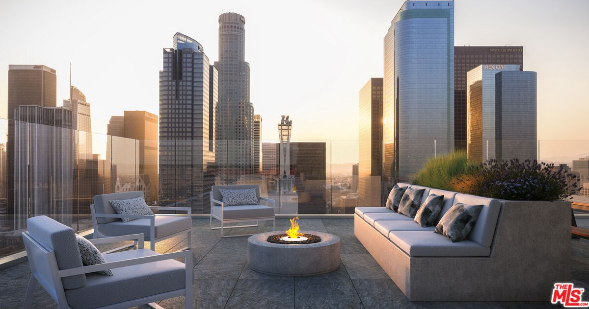 400 Broadway, Los Angeles CA  90013-1103 exterior