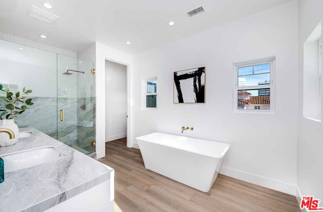 1025 Carmelina Ave, Los Angeles CA  90049-5809 exterior
