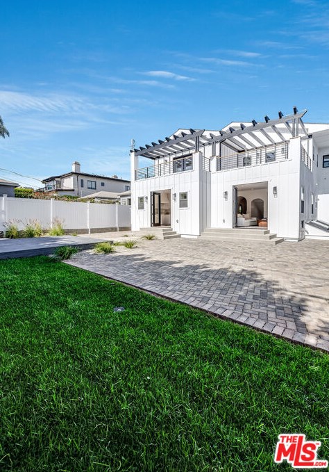 1025 Carmelina Ave, Los Angeles CA  90049-5809 exterior