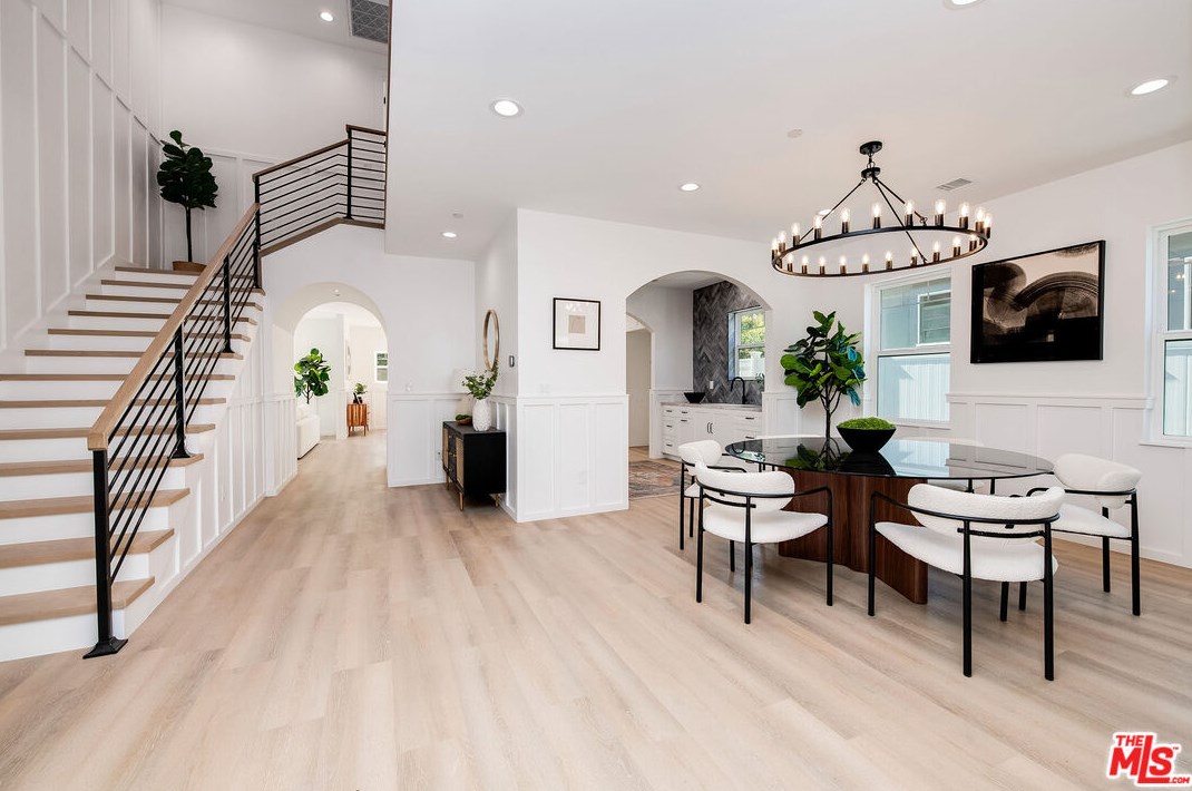 1025 Carmelina Ave, Los Angeles CA  90049-5809 exterior