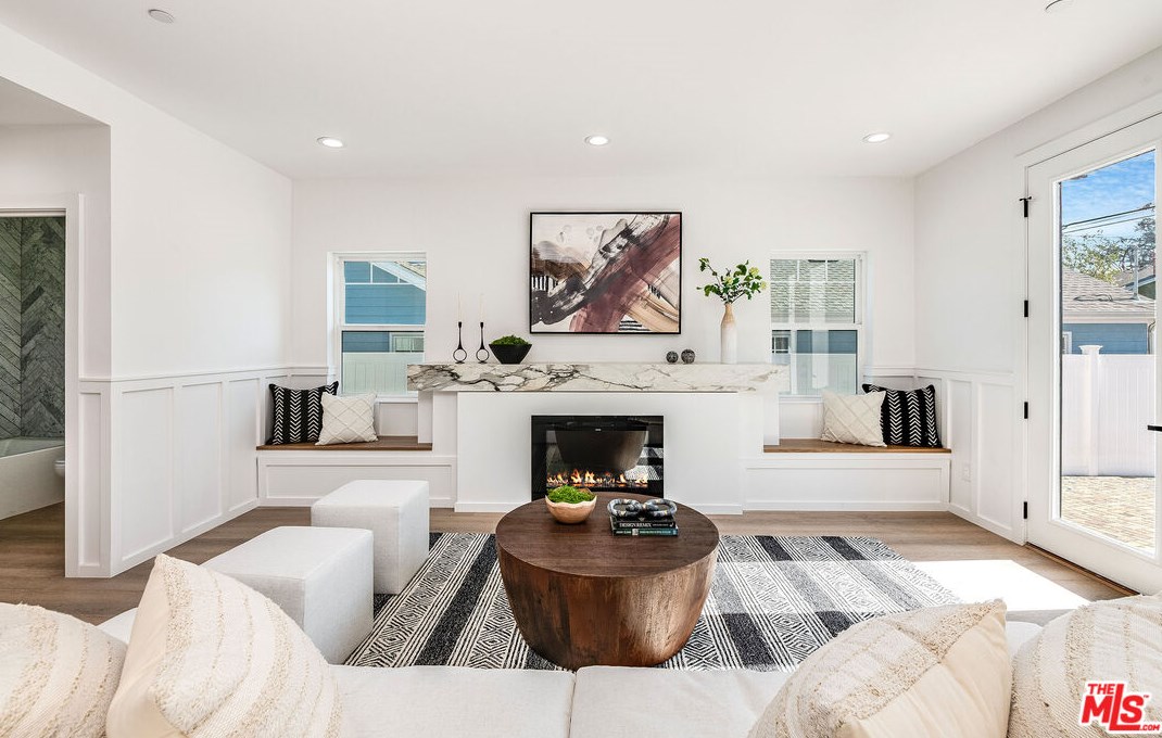 1025 Carmelina Ave, Los Angeles CA  90049-5809 exterior
