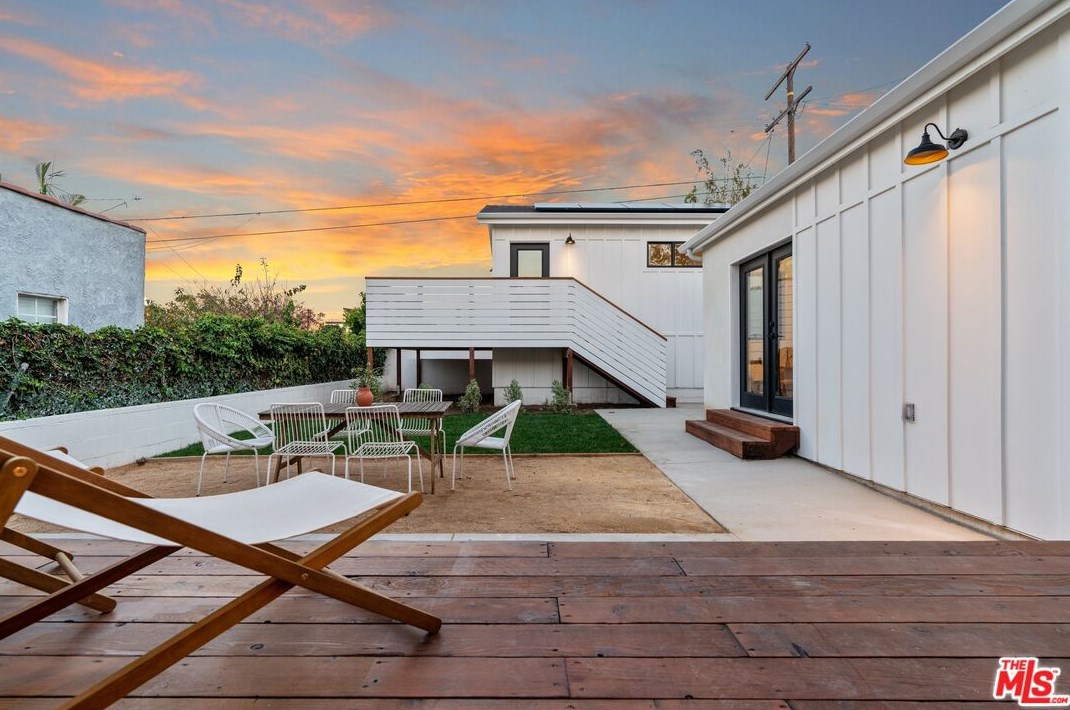 1828 Cochran Ave, Los Angeles CA  90019-5218 exterior