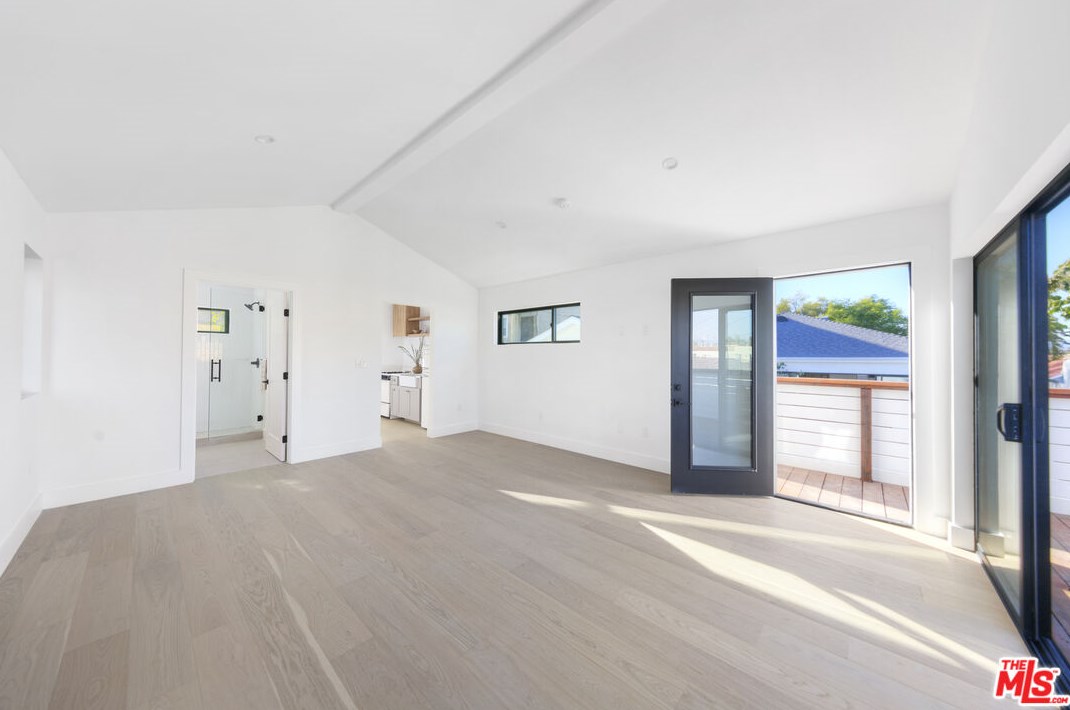 1828 Cochran Ave, Los Angeles CA  90019-5218 exterior
