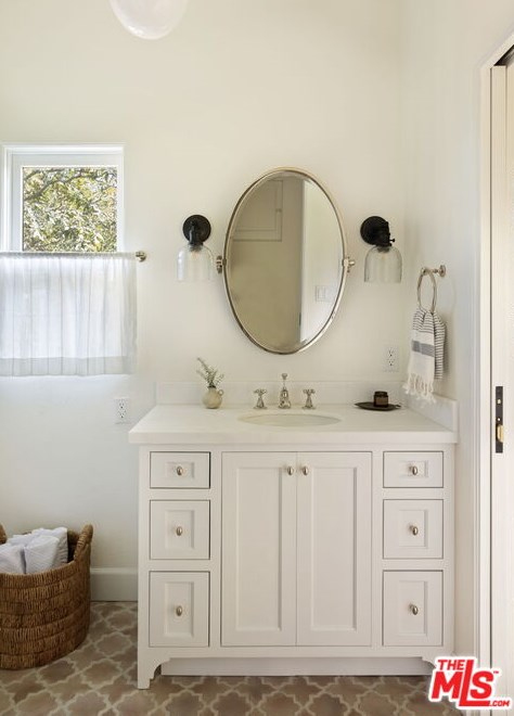 2466 Moreno Dr, Los Angeles CA  90039-2640 exterior