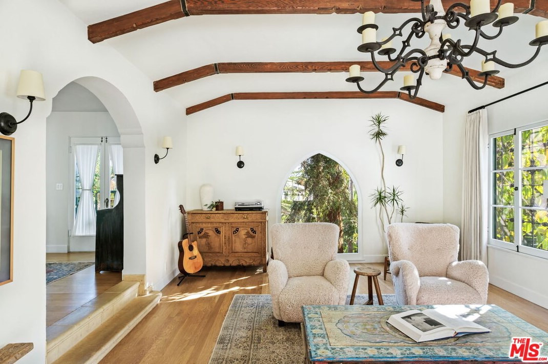 2466 Moreno Dr, Los Angeles CA  90039-2640 exterior