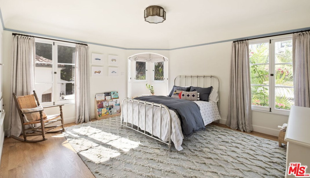 2466 Moreno Dr, Los Angeles CA  90039-2640 exterior