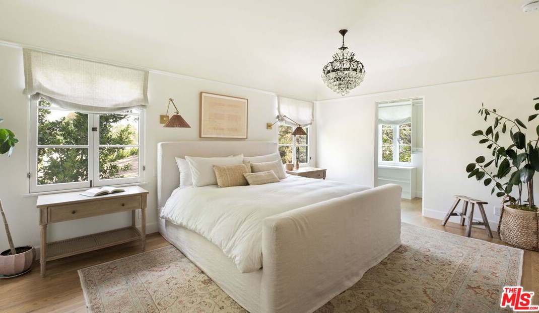 2466 Moreno Dr, Los Angeles CA  90039-2640 exterior