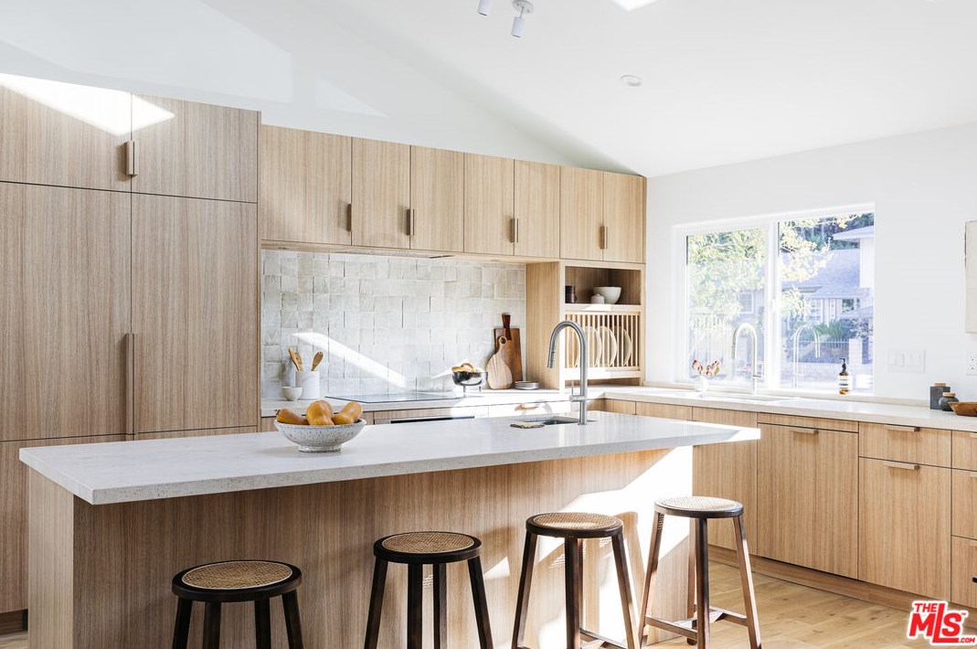 4014 Marchena Dr, Los Angeles CA  90065-3310 exterior