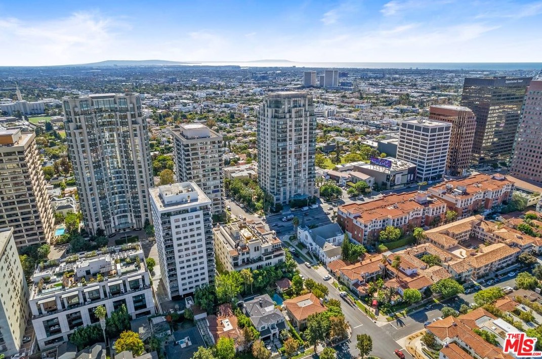 10795 Wilshire Blvd, Los Angeles CA  90024-0046 exterior