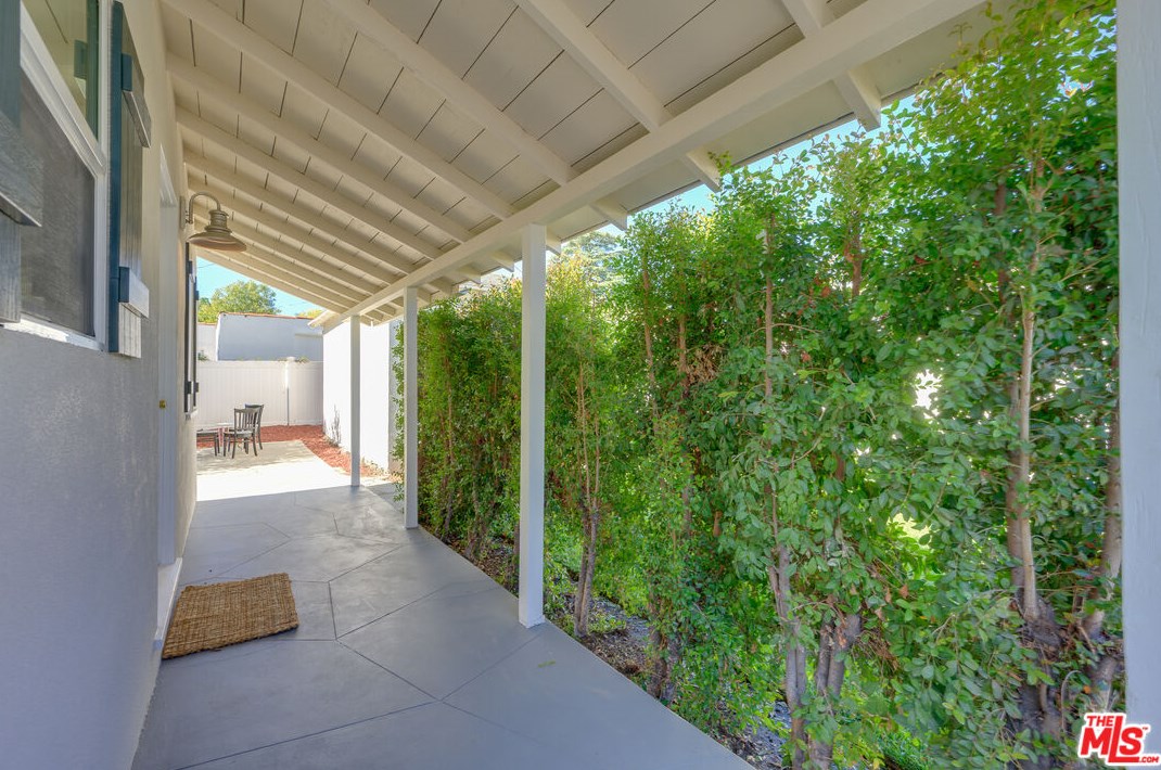 1744 Elizabeth St, Pasadena CA  91104-2763 exterior