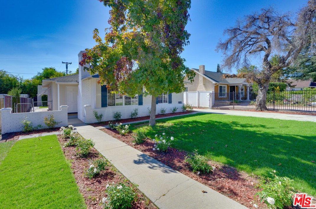 1744 Elizabeth St, Pasadena CA  91104-2763 exterior