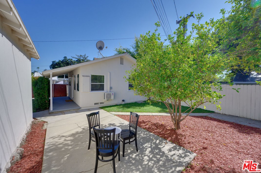 1744 Elizabeth St, Pasadena CA  91104-2763 exterior