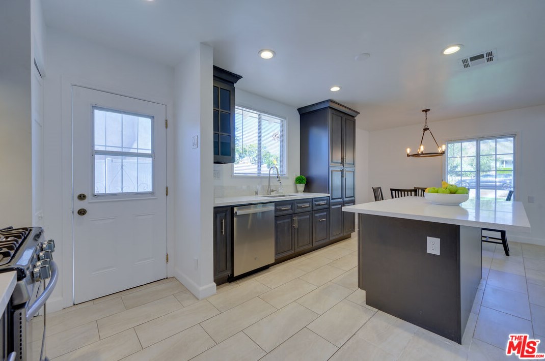 1744 Elizabeth St, Pasadena CA  91104-2763 exterior