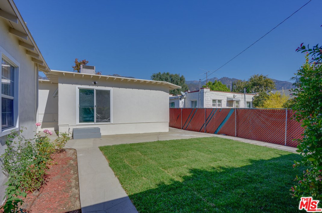 1744 Elizabeth St, Pasadena CA  91104-2763 exterior
