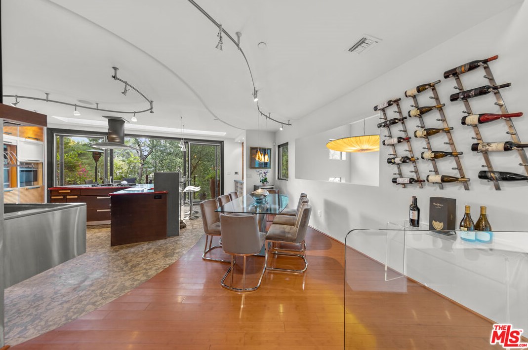 3110 Deronda Dr, Los Angeles CA  90068-1608 exterior