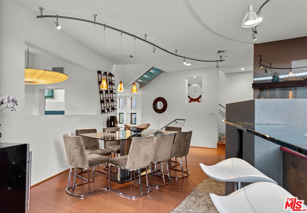 3110 Deronda Dr, Los Angeles CA  90068-1608 exterior