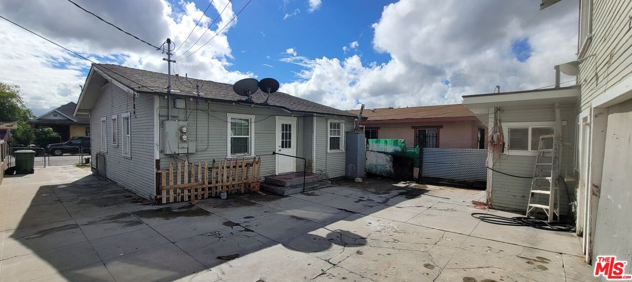 2659 Thorpe Ave, Los Angeles CA  90065-1127 exterior