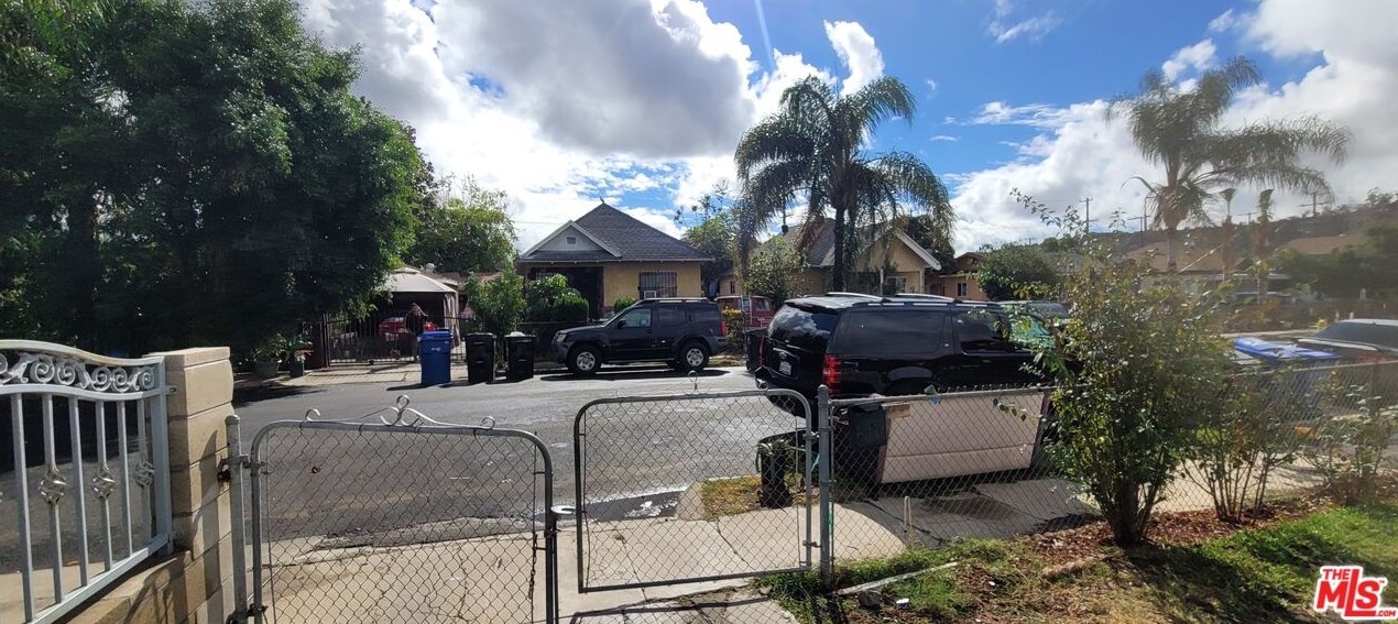 2659 Thorpe Ave, Los Angeles CA  90065-1127 exterior